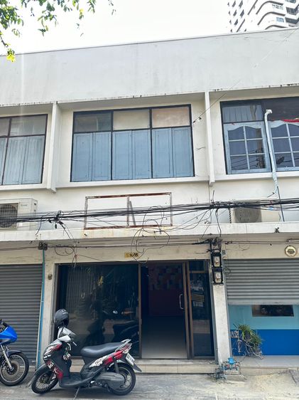 อาคารพาณิชย์ให้เช่า 2 ชั้น (11 ตรว) 1 ห้องนอน 1 ห้องน้ำ 1 ห้องครัว ถนนจันทร์ ตรงข้ามวัดไผ่เงิน เหมาะหรับหรับทำกิจการ เจ้าของประกาศเอง