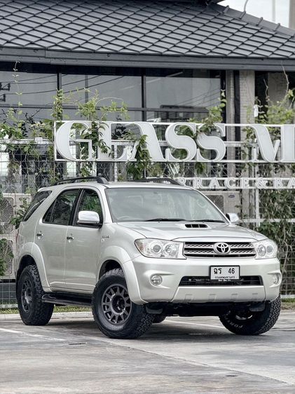 Toyota Fortuner 2010 3.0 V Utility-car ดีเซล เทา รูปที่ 2