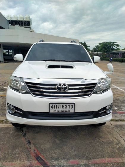 Toyota Fortuner 2015 2.5 V Utility-car ดีเซล เกียร์อัตโนมัติ ขาว