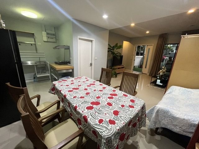 มีบางส่วน P768 ให้เช่าทาวน์โฮม 3 ชั้น โครงการ เพล็กซ์ เรสซิเดนซ์ นวมินทร์ 111 Plex Residence Nawamin 111 ใกล้โรงเรียนเลิศหล้า เกษตรนวมินทร์  รูปที่ 2