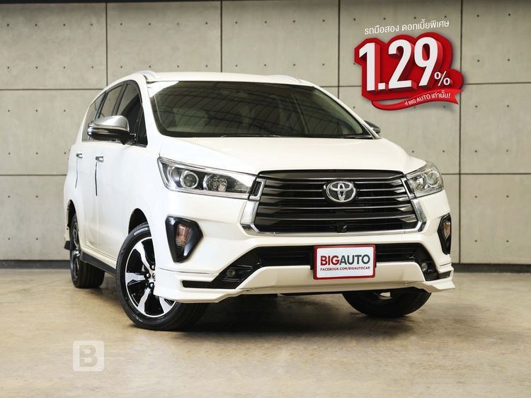 รถ Toyota Innova 2.8 Crysta Premium สี ขาว