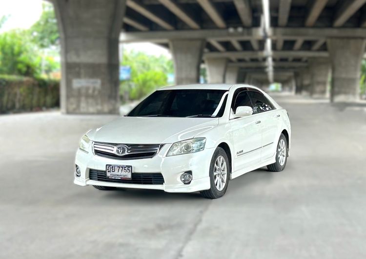 รถ Toyota Camry 2.4 Hybrid สี ขาว