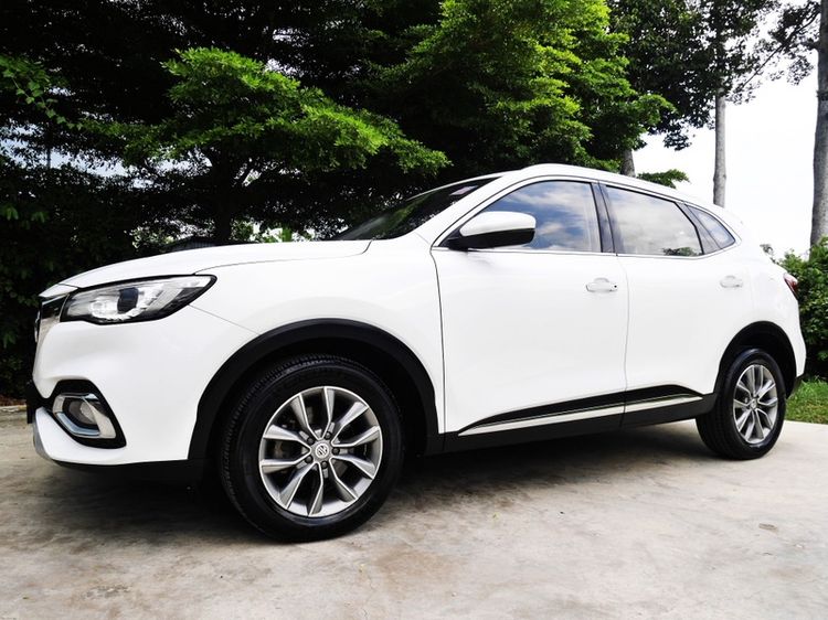 รถ MG HS 1.5 C สี ขาว