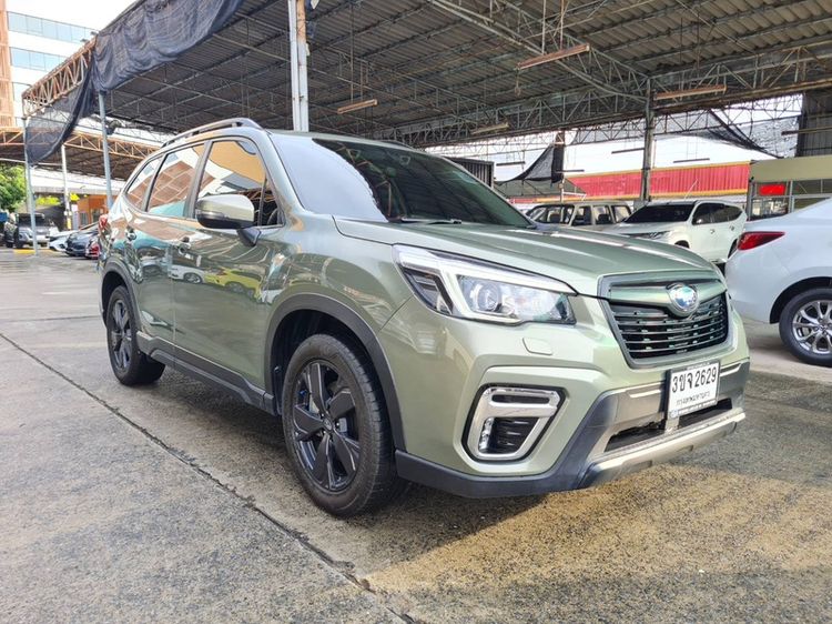 รถ Subaru Forester 2.0 GTS EyeSight สี เขียว