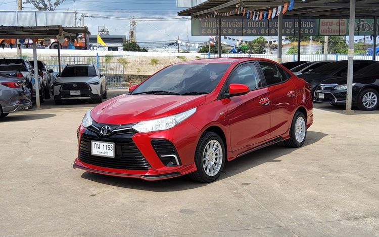 รถ Toyota Yaris 1.2 Entry สี แดง