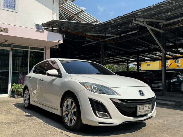 รถ Mazda Mazda3 2.0 Maxx Sports สี ขาว