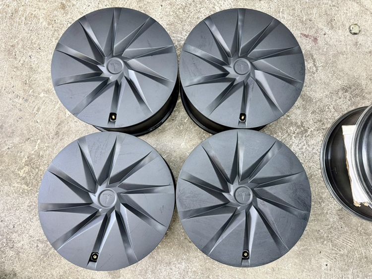 ล้อกระทะ TESLA 18” 5 รู 114 กว้าง 8.5“ ET38 ใส่ HONDA TOYOTA ได้เลย