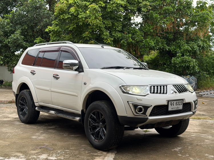 รถ Mitsubishi Pajero Sport 2.5 GT สี ขาว