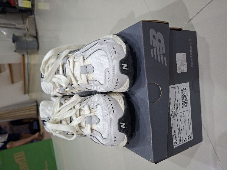 รองเท้าผ้าใบ newbalance