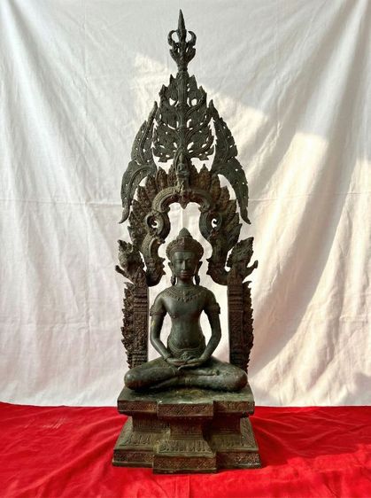พระยอดขุนพล พระลพบุรี ในซุ้มเรือนแก้ว ศิลปะเขมรโบราณ เนื้อโลหะสัมฤทธิ์ สูง 36 นิ้ว
