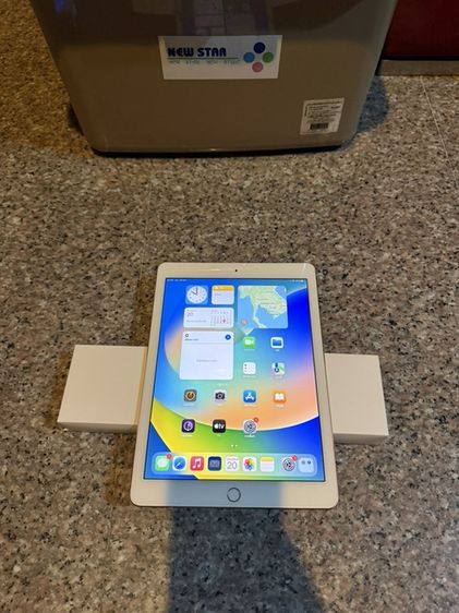 ขายiPadPro9.7สีชมพู32กิ๊กใส่ซิมได้สูนTrueสภาพสวยๆใช้งานดีทุกฟังชั่นถูกมากก