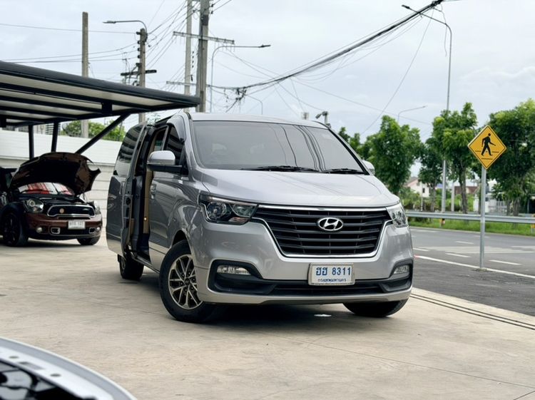 Hyundai H-1  2020 2.5 Maesto Touring Van ดีเซล ไม่ติดแก๊ส เกียร์อัตโนมัติ เทา