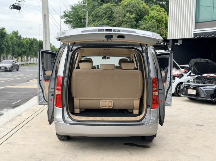 Hyundai H-1 2020 2.5 Maesto Touring Van ดีเซล ไม่ติดแก๊ส เกียร์อัตโนมัติ เทา รูปที่ 2