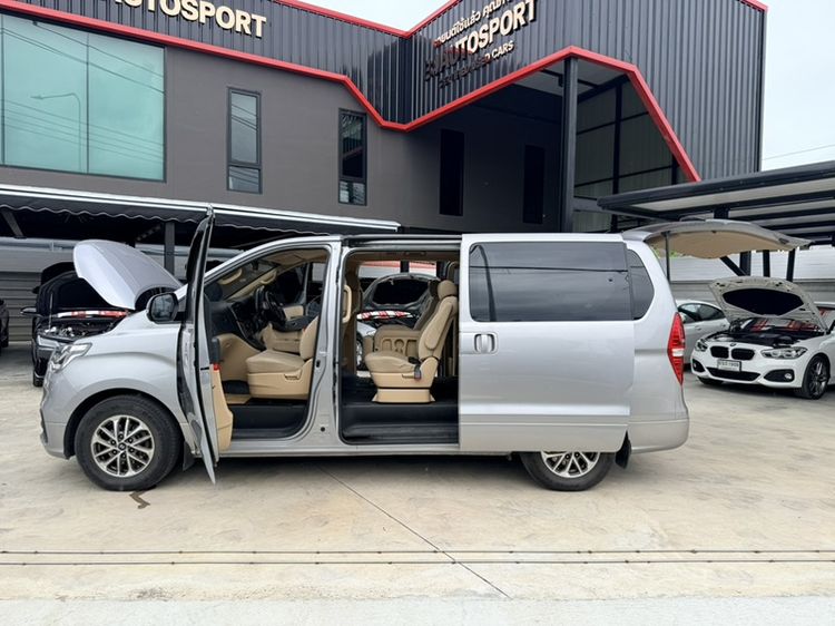 Hyundai H-1  2020 2.5 Maesto Touring Van ดีเซล ไม่ติดแก๊ส เกียร์อัตโนมัติ เทา