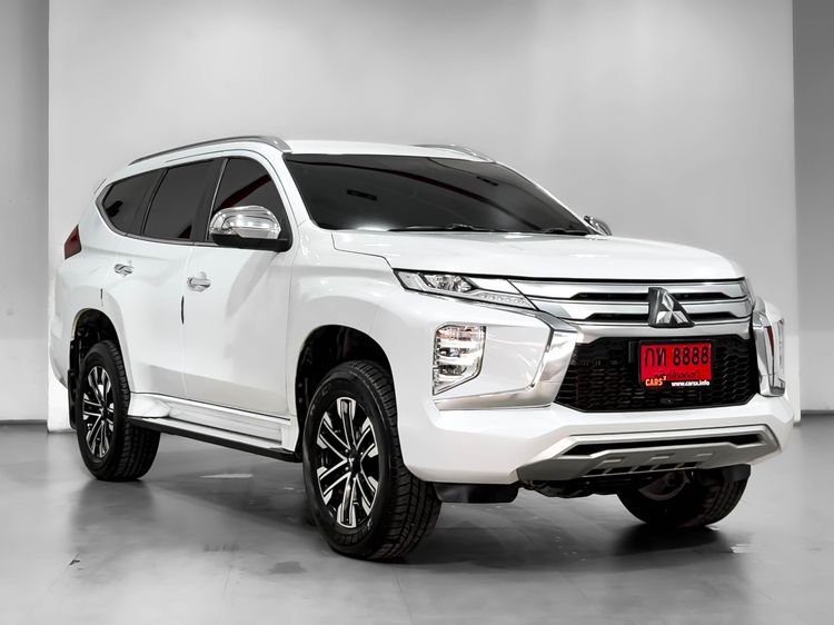 รถ Mitsubishi Pajero Sport 2.4 GT Plus สี ขาว