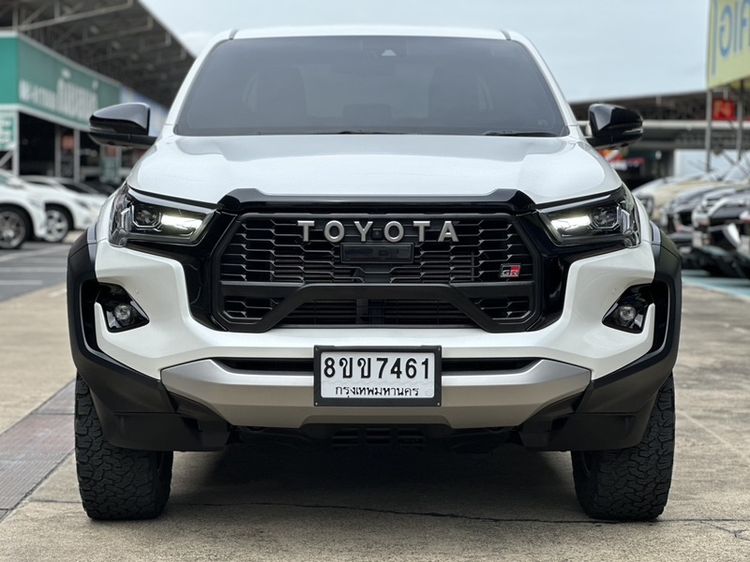 รถ Toyota Hilux Revo 2.8 4WD GR Sport Wide Tread Double Cab สี ขาว