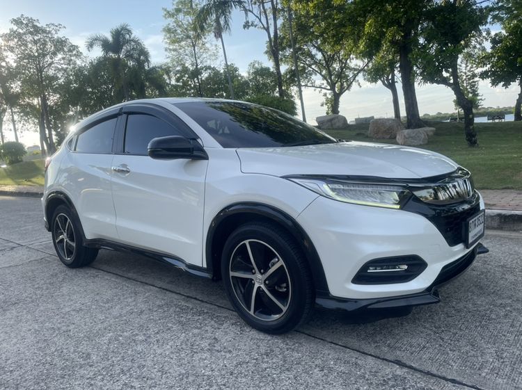 รถ Honda HR-V 1.8 RS สี ขาว