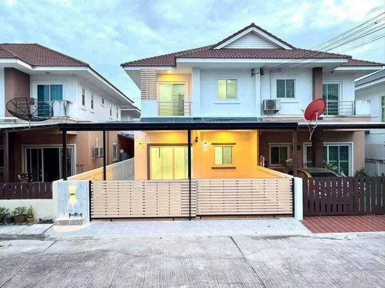 มีบางส่วน บ้านแฝด รีโนเวทใหม่