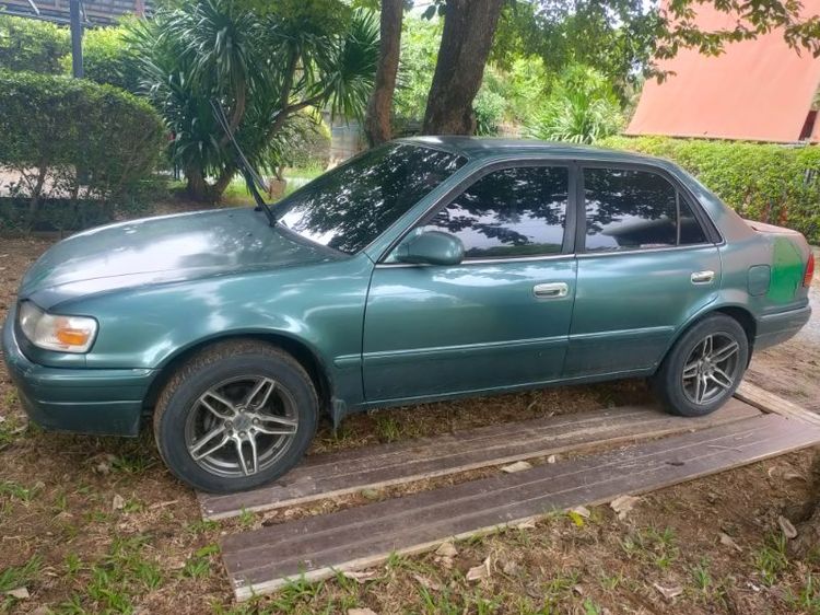 รถ Toyota Corolla 1.6 SEG สี เขียว