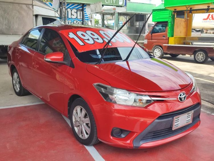 รถ Toyota Vios 1.5 E สี แดง