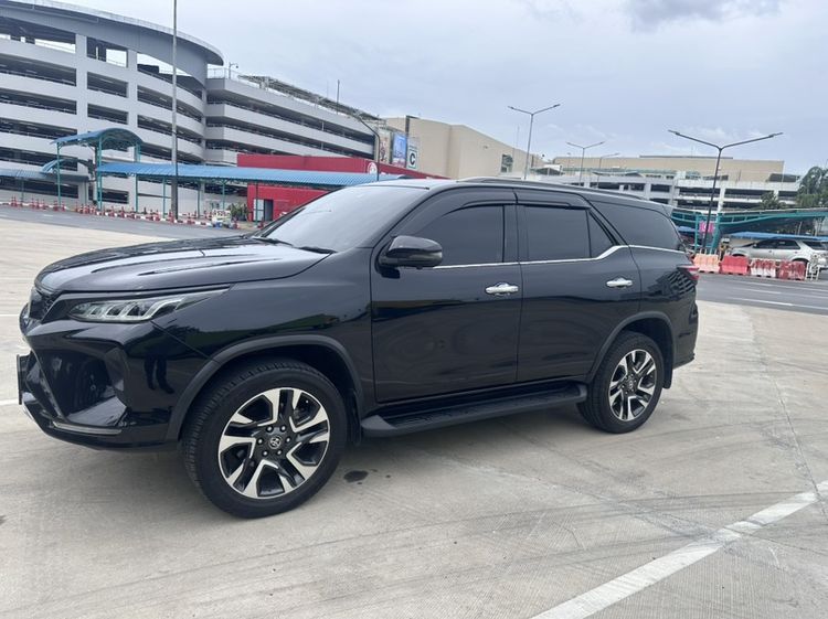 Toyota Fortuner 2021 2.8 Legender 4WD Sedan ดีเซล ดำ รูปที่ 2