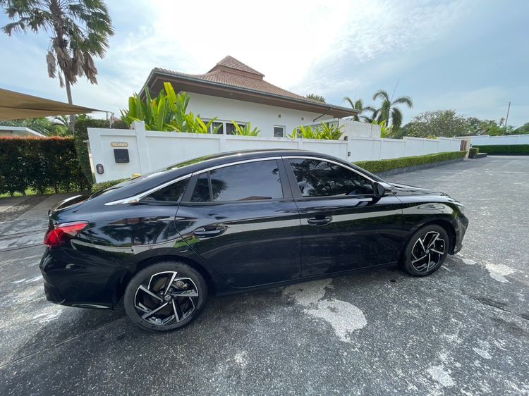 รถ MG MG5 1.5 D สี ดำ