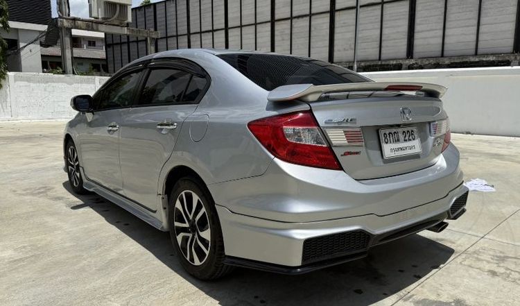 รถ Honda Civic 1.8 Modulo สี เทา