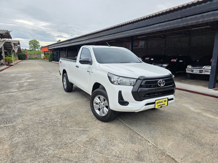 Toyota Hilux Revo 2021 2.8 J 4WD Pickup ดีเซล ไม่ติดแก๊ส เกียร์ธรรมดา ขาว