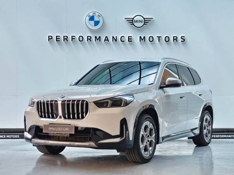 รถ BMW X1 2.0 sDrive20d xLine สี ขาว