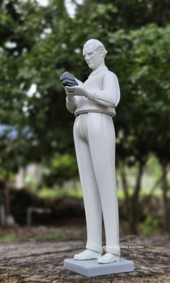 Prof. Silpa Bhirasri ver 2 is the result of Dinsai Studio correctly.NO. 30Type: resin statue modelMaterial: resinColor: classic greyScale: 1 รูปที่ 2