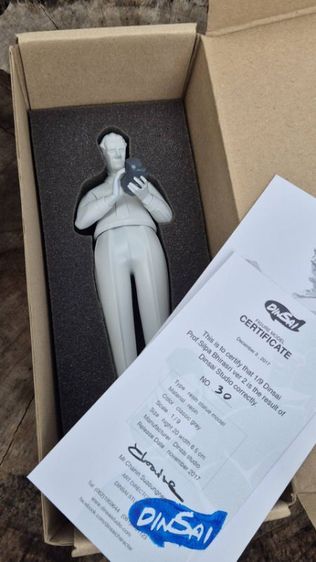 Prof. Silpa Bhirasri ver 2 is the result of Dinsai Studio correctly.NO. 30Type: resin statue modelMaterial: resinColor: classic greyScale: 1 รูปที่ 8