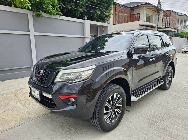 รถ Nissan Terra 2.3 VL สี ดำ