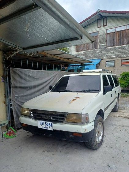 รถ Isuzu Dragon Eye 2.5 สี ขาว