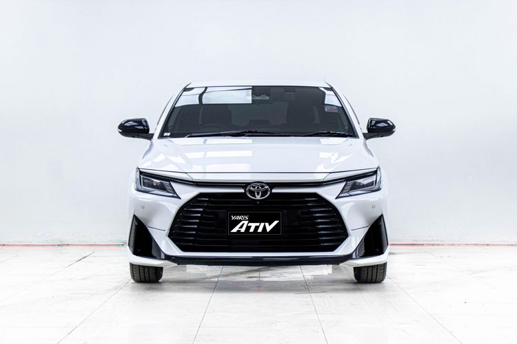 Toyota Yaris ATIV 2023 1.2 Premium Luxury Sedan เบนซิน ไม่ติดแก๊ส เกียร์อัตโนมัติ ขาว รูปที่ 4