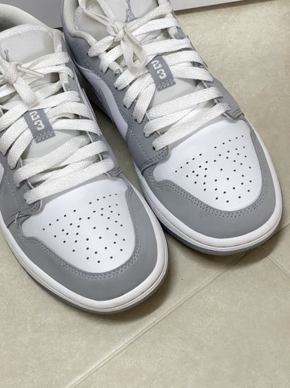 Nike WMNS Air Jordan 1 Low “Wolf Grey” 🤍🩶 รูปที่ 6