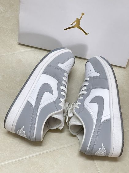 Nike WMNS Air Jordan 1 Low “Wolf Grey” 🤍🩶 รูปที่ 4
