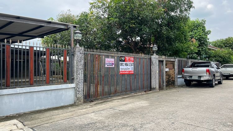 มีบางส่วน ขายบ้านเดี่ยวชั้นเดียว ที่ดินผืนใหญ่ 251 ตร.ว. มบ.ฉัตรหลวง ราษฎร์อุทิศ 54 หนองจอก 