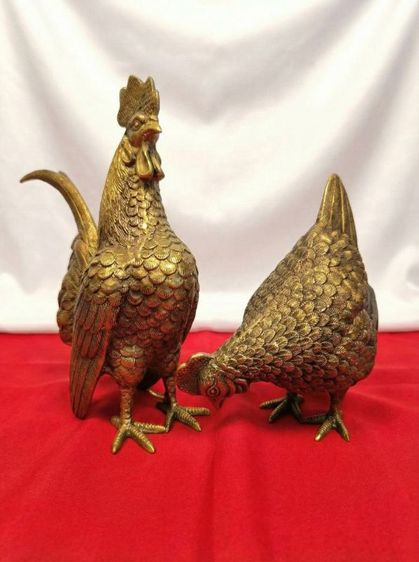 รูปหล่อ ไก่มงคลคู่ ไก่เรียกทรัพย์ วัดตะโก ปี2560 เนื้อทองเหลือง สูง10นิ้ว รูปที่ 3