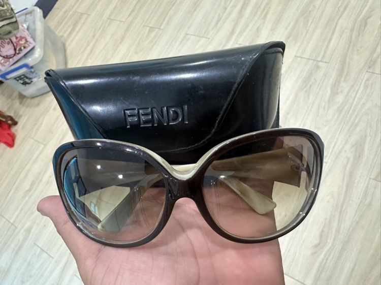 แว่นตากันแดด