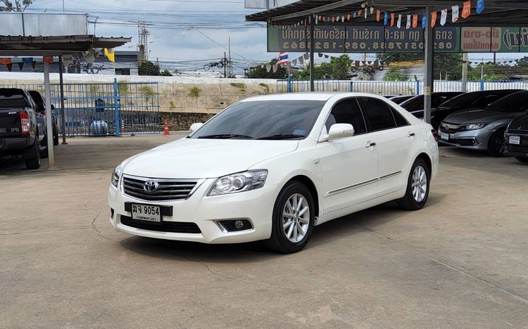 รถ Toyota Camry 2.0 G Extremo สี ขาว