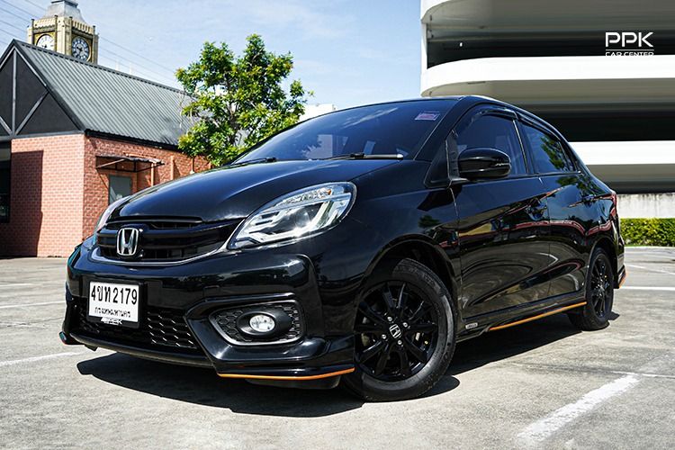 รถ Honda Brio 1.2 Black Sport สี ดำ