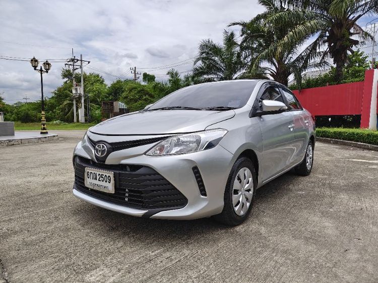 Toyota Vios 2017 1.5 J Sedan เบนซิน ไม่ติดแก๊ส เกียร์อัตโนมัติ บรอนซ์เงิน