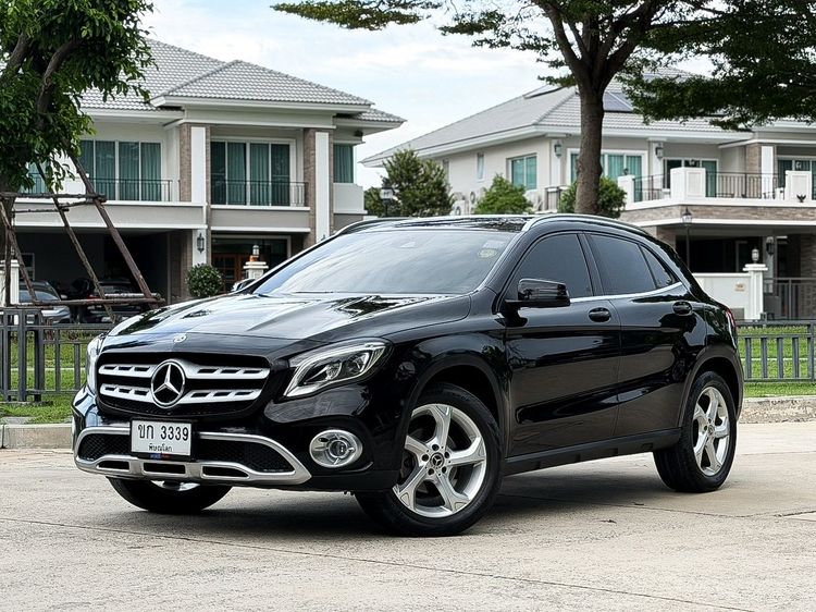 Mercedes-Benz GLA-Class 2018 GLA200 Utility-car เบนซิน ไม่ติดแก๊ส เกียร์อัตโนมัติ ดำ