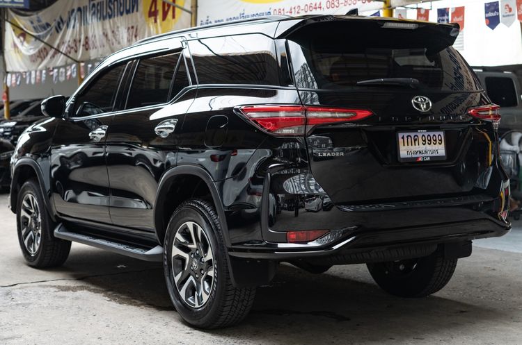 Toyota Fortuner 2025 2.4 Leader G Utility-car ดีเซล ไม่ติดแก๊ส เกียร์อัตโนมัติ ดำ รูปที่ 3