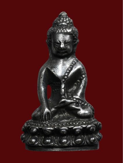 พระกริ่งชิรบัญชร หลวงปู่ทิม วัดละหารไร่ จ.ระยอง ตอกโค๊ตหมายเลข 9 มีรอยจารเดิมๆค่ะ สภาพสวยงามมากๆ