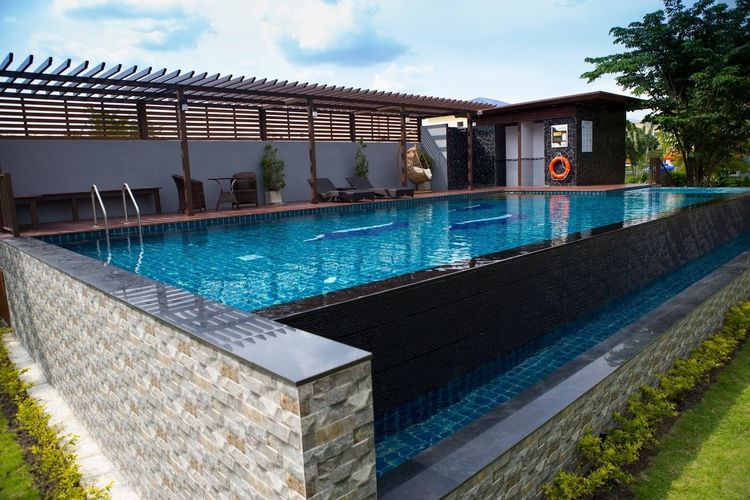 ให้เช่าหรือขายทาวน์โฮม 3 ชั้น (บ้านใหม่ บ้านใหญ่) โครงการสุวรรณภูมิทาวน์ หัวตะเข้ ซอยลาดกระบัง 54-3 ติดถนน ใกล้สนามบินสุวรรณภูมิ