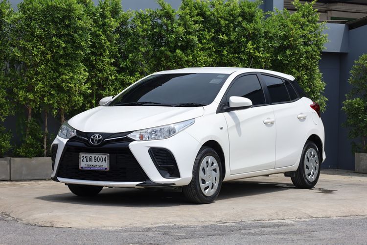 รถ Toyota Yaris 1.2 Entry สี ขาว