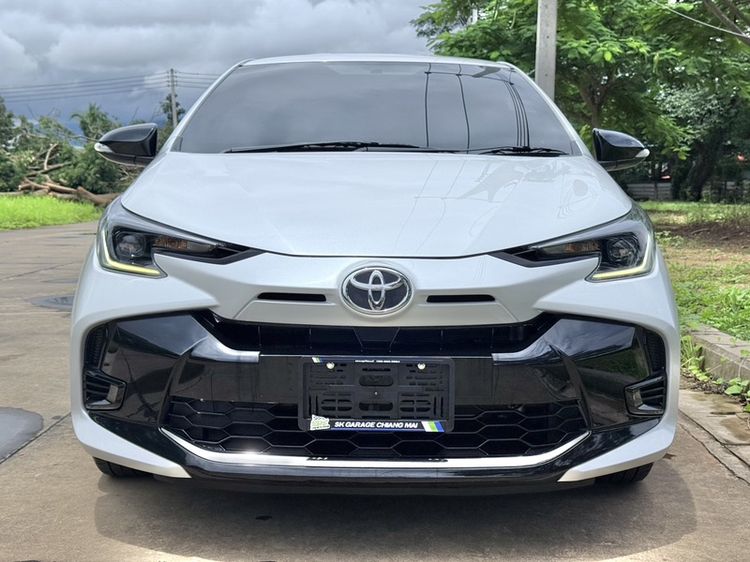 รถ Toyota Yaris 1.2 Smart สี ขาว