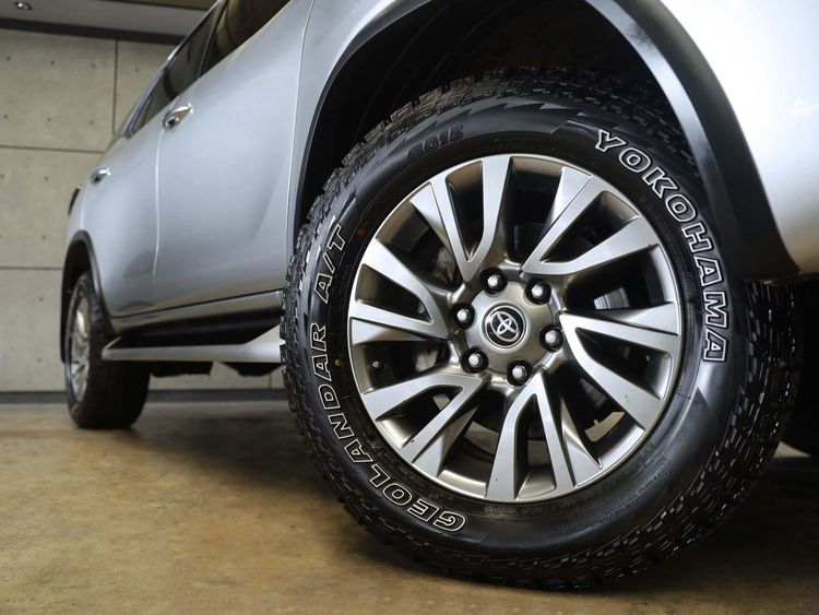 Toyota Fortuner 2022 2.4 G Utility-car ดีเซล ไม่ติดแก๊ส เกียร์อัตโนมัติ บรอนซ์เงิน รูปที่ 3