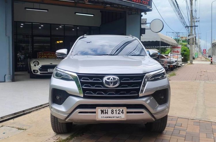 Toyota Fortuner 2021 2.4 V 4WD Utility-car ดีเซล ไม่ติดแก๊ส เกียร์อัตโนมัติ เทา รูปที่ 2